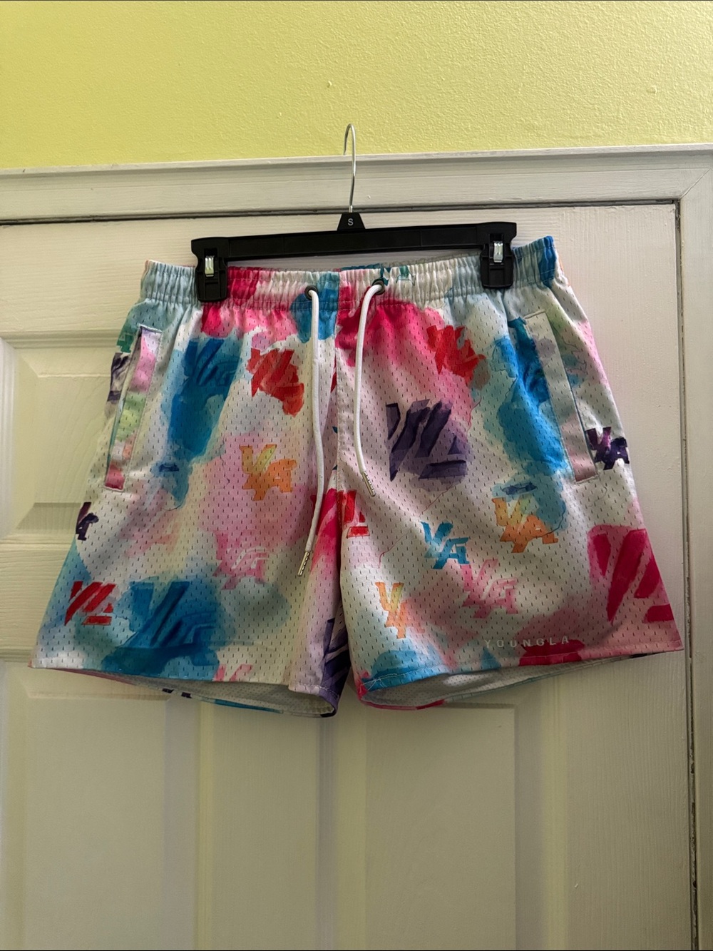 MEN’s YoungLA Colorful Painted-Print Double Layer Mesh Shorts size SMALL (28-30)